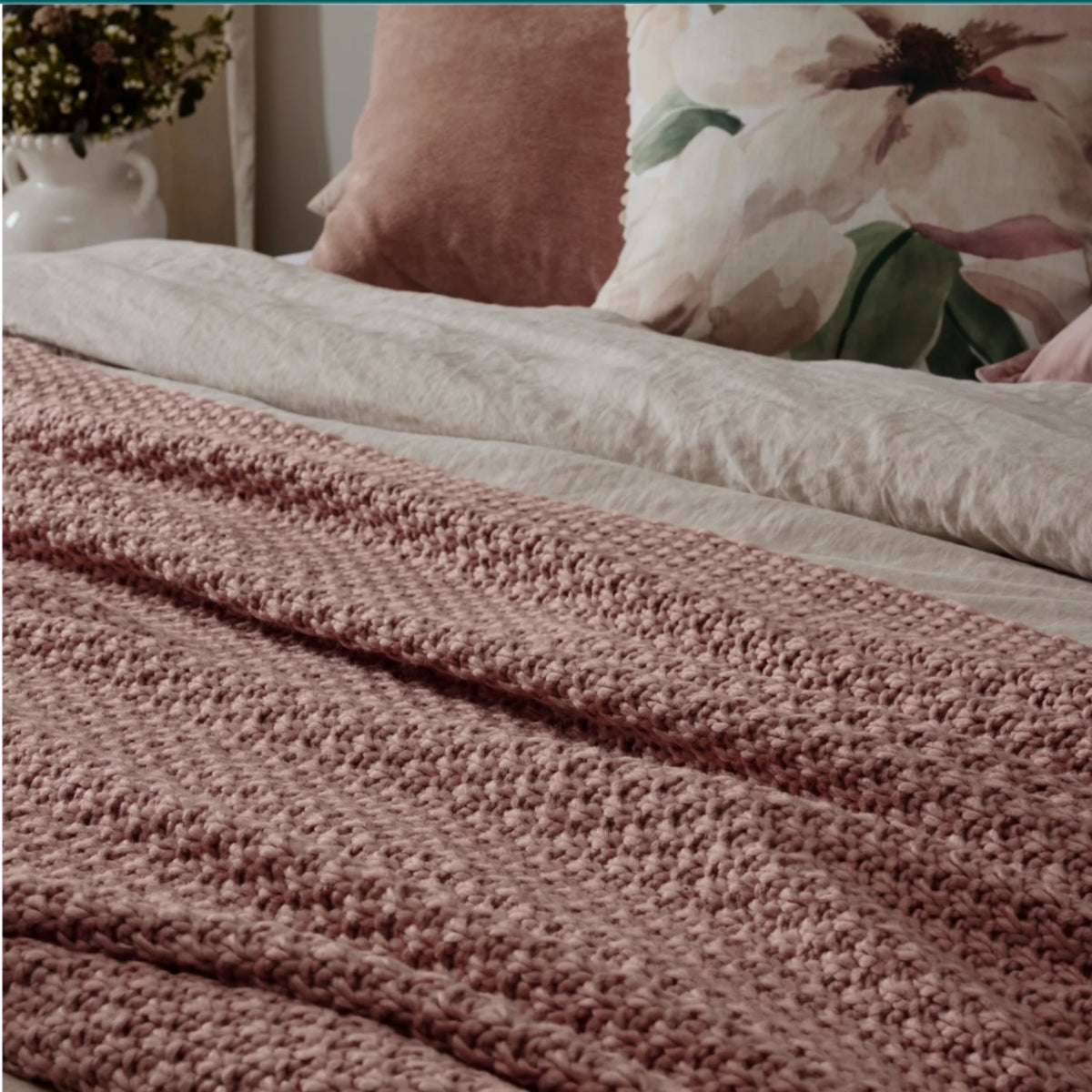 Jarah Blush Throw 140x175cm