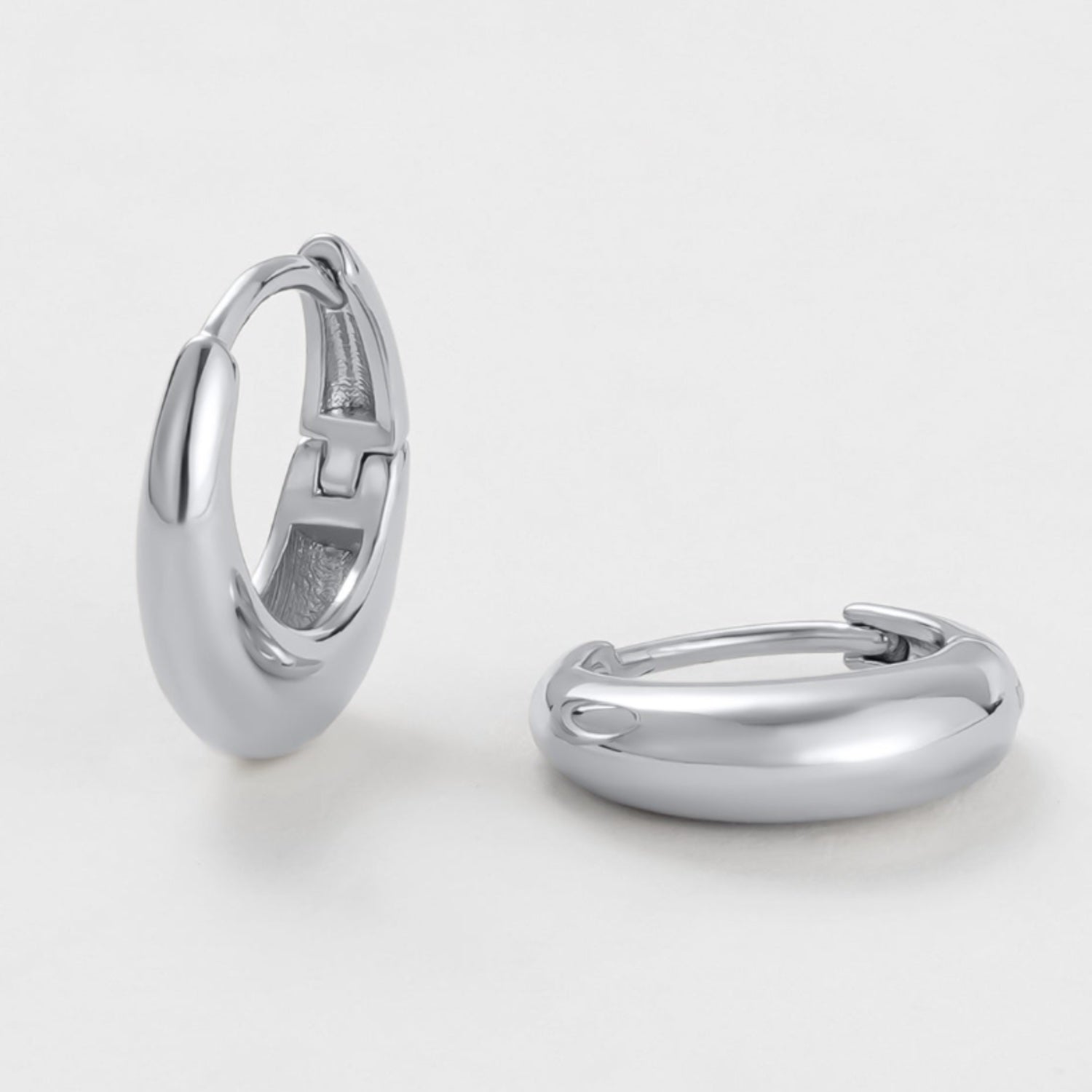 Cleo Hoop Earrings - Medium - Silver