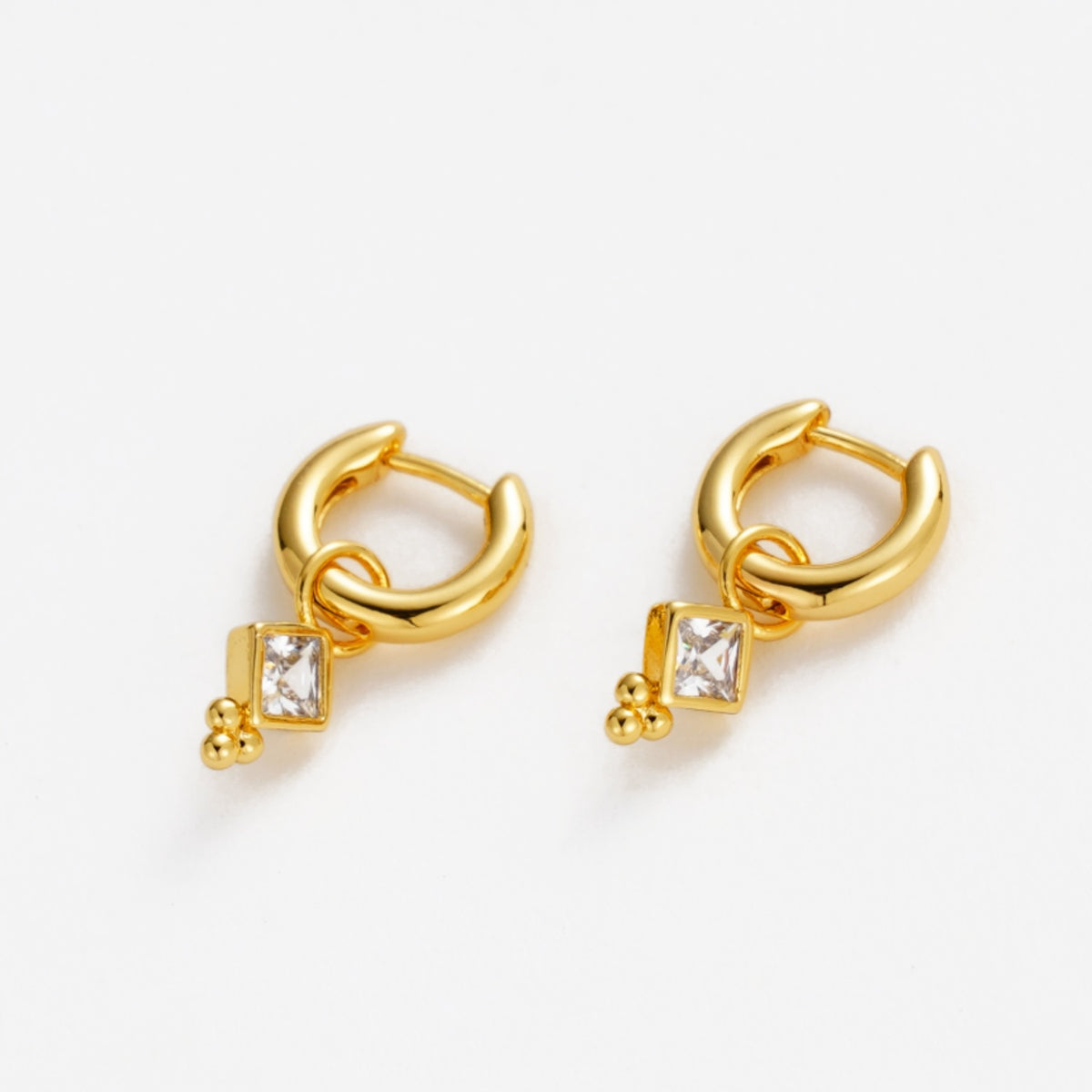 Mabel Huggy Earrings- Gold
