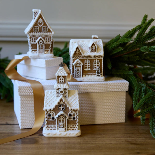 Mini Piped Gingerbread House
