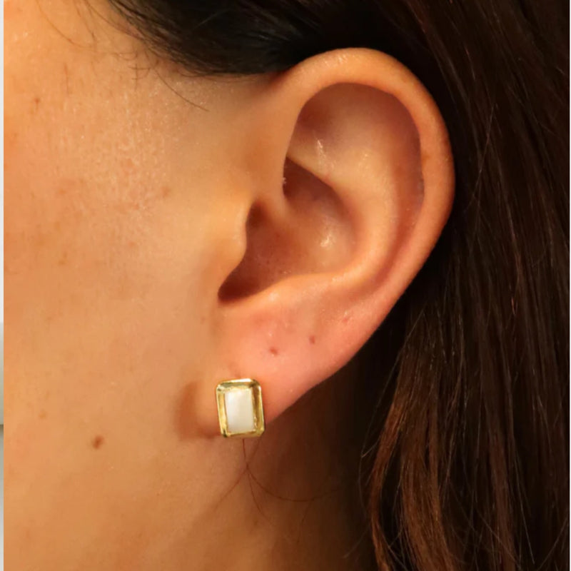 Sierra Stud Earrings - Gold/Pearl
