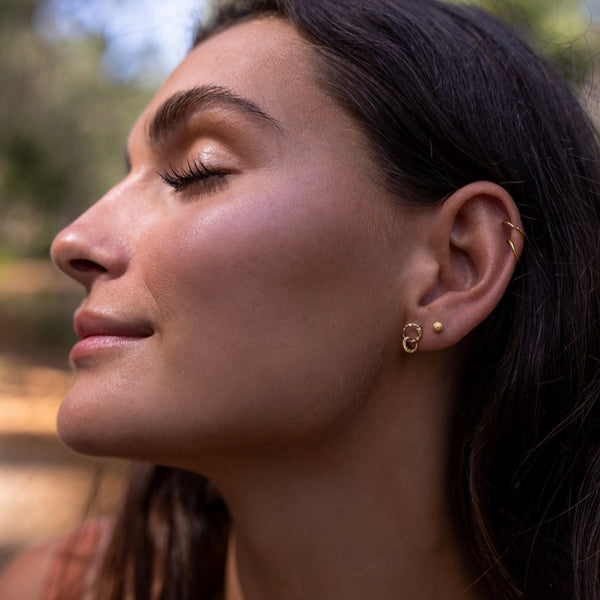 Loving Earrings - Gold